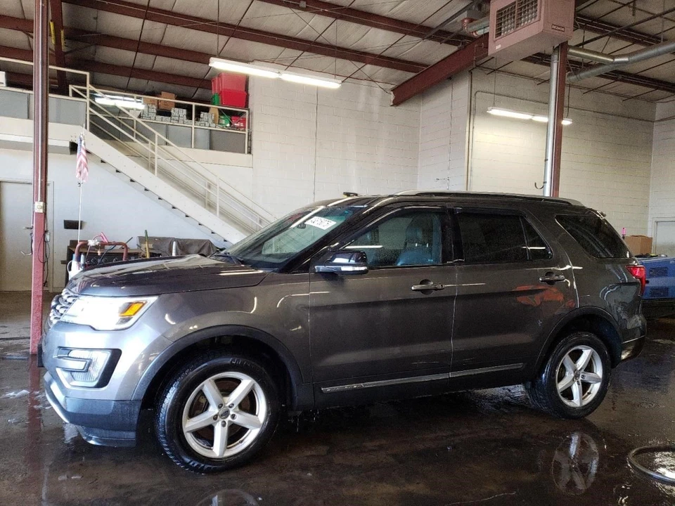 (LOCAL PICKUP ONLY) AC Condenser Fits 14-19 EXPLORER 1970810 Foto 3 de 4