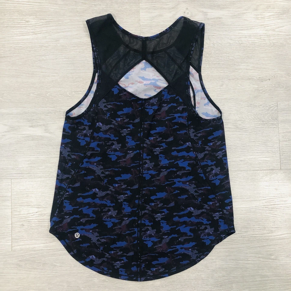 Lululemon размер 6? Скульптурная легкая панель TankMini Hounds Camo Emperor BlueMesh  - Изображение 2 из 4