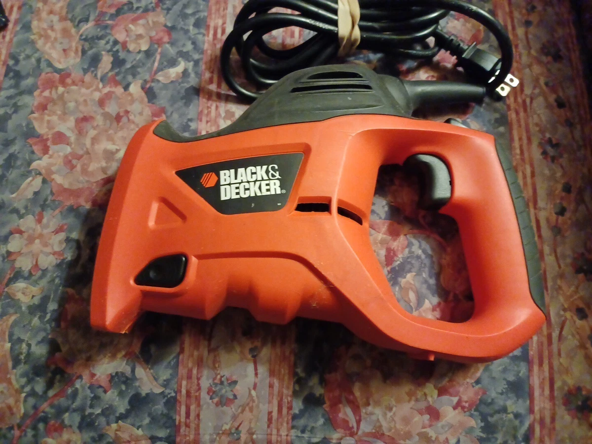 Black and Decker Corded Electric Hand Saw Model PHS550 Type 2 Used Working