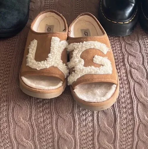 Ugg Womens Slippers Size 7.5 eBay