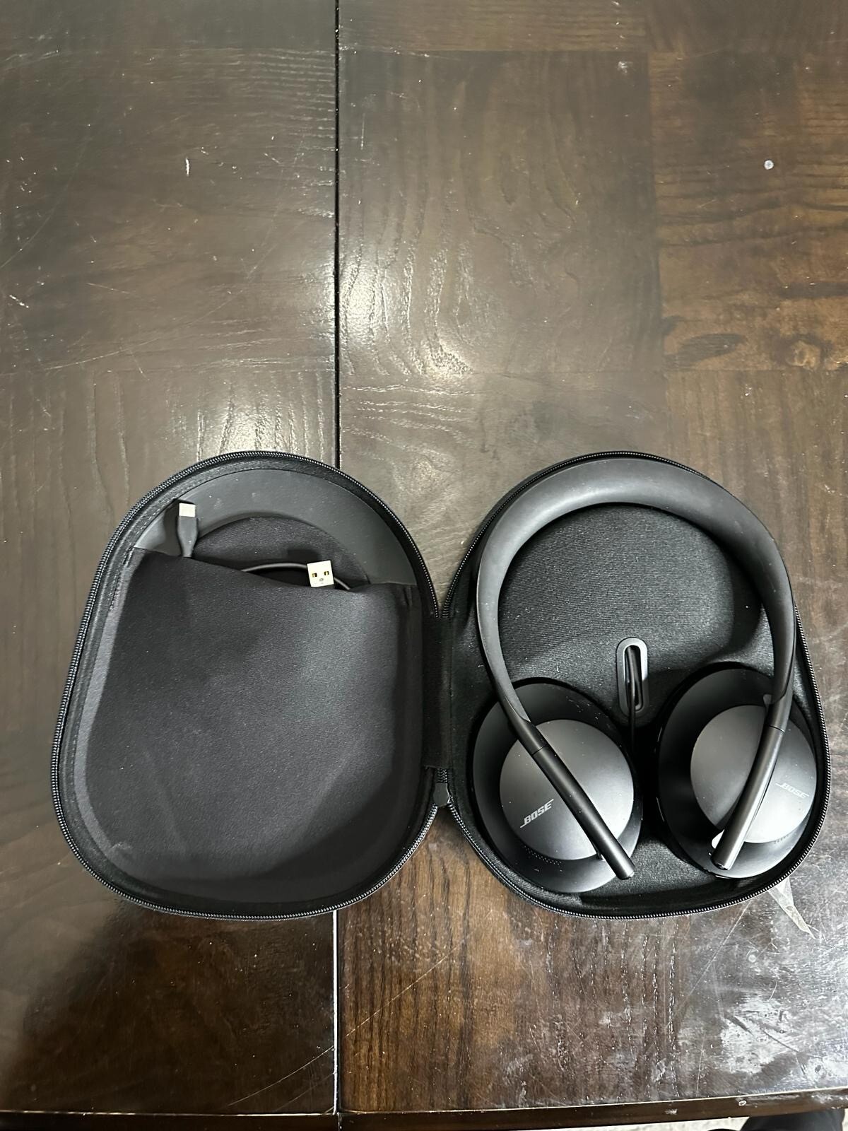 Bose 700 Wireless Noise Cancelling Headphones in Black - Premium Sound & Comfort-image