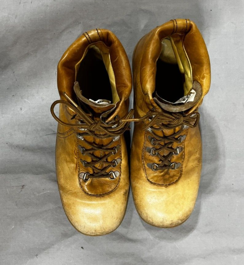 NWOB Maple Leaf Footwear Leather Insulated Boots Women main image 4