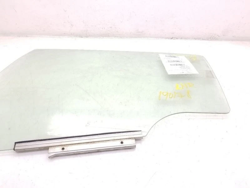 12-19 TOYOTA YARIS HATCHBACK CONDUCTOR PUERTA TRASERA IZQUIERDA CRISTAL 68140-52350 Foto 3 de 4