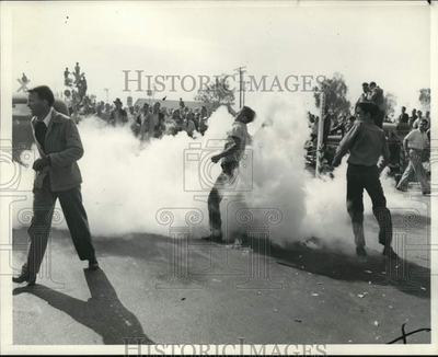 #ad 1941 Press Photo Strikers in tear gas at Inglewood California aircraft factory $24.99