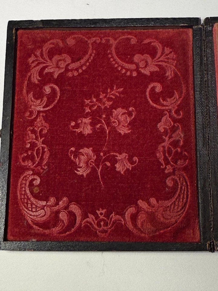 Beautiful Civil War Era Tintype in Case - Woman - Image 3 of 4