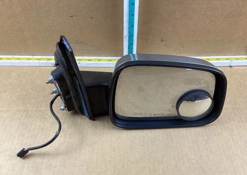 2006 - 2011 Chevrolet HHR Front Right Passenger Side View Mirror 128-00938R