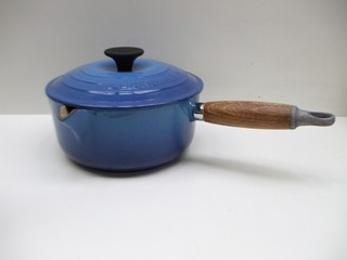 Le Creuset blue enamel wooden handled cast iron saucepan with lid size 18