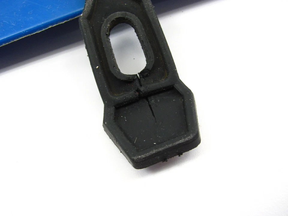 1987 POLARIS 87 CYCLONE W877828 250cc ATV - TOOLBOX LID AND STRAP (STRAP DAMAGE) - Image 2 of 4