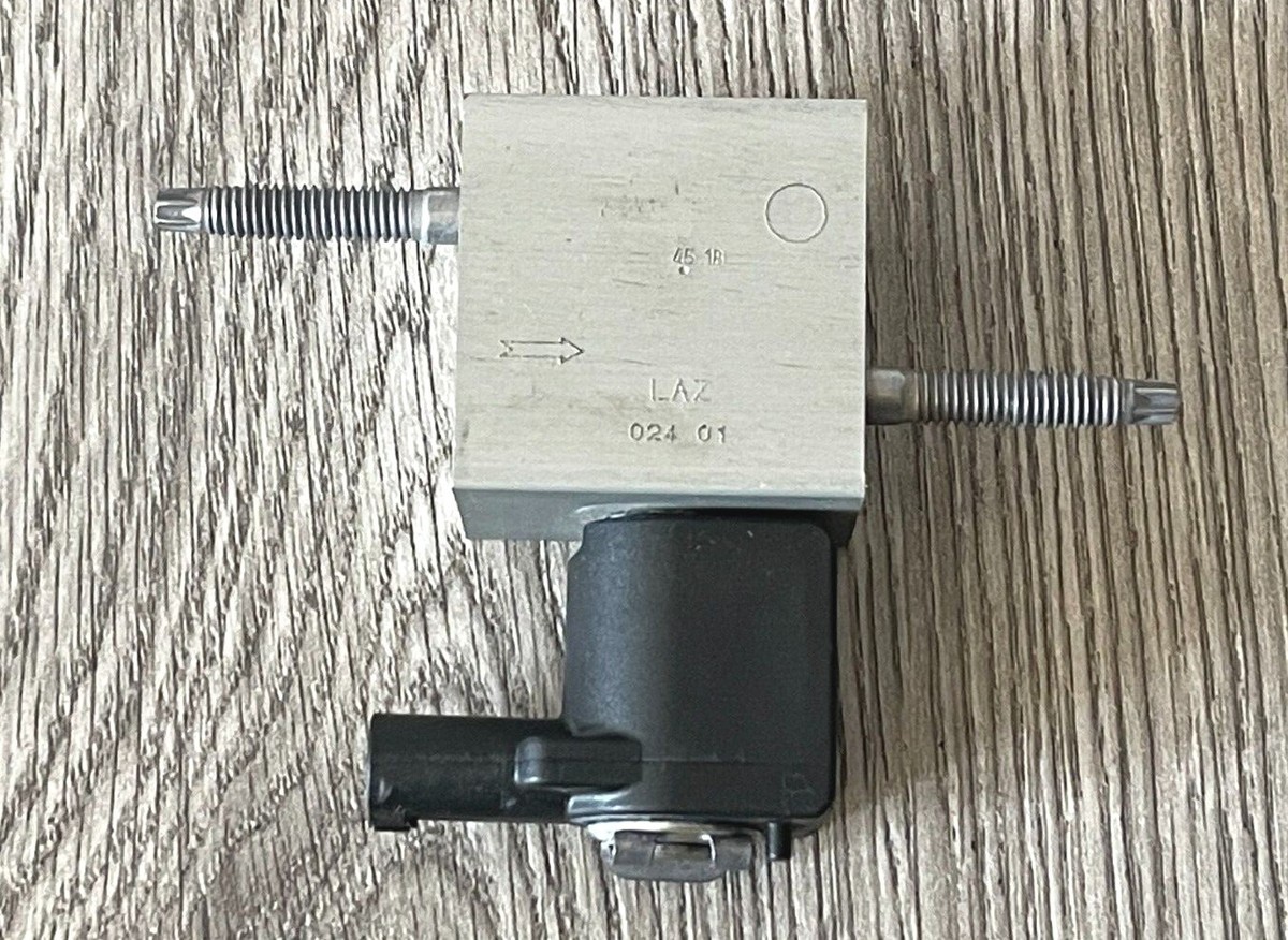 2016 2017 2018 Mercedes C350e AC SHUT-OFF EXPANSION VALVE  