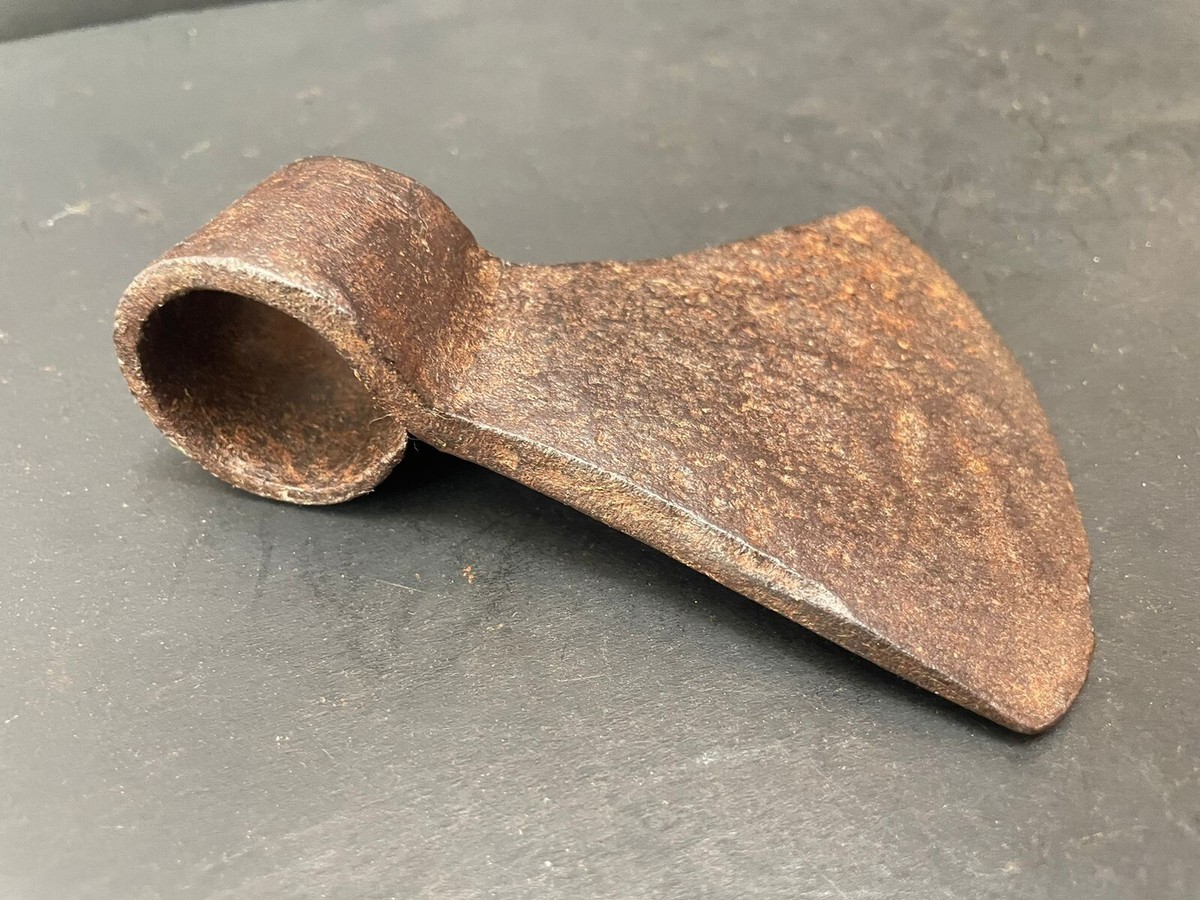 Hache / Tête De Hache Vintage En Fer Forgé à La Main - Outil Ancien Rustique - Collection F86