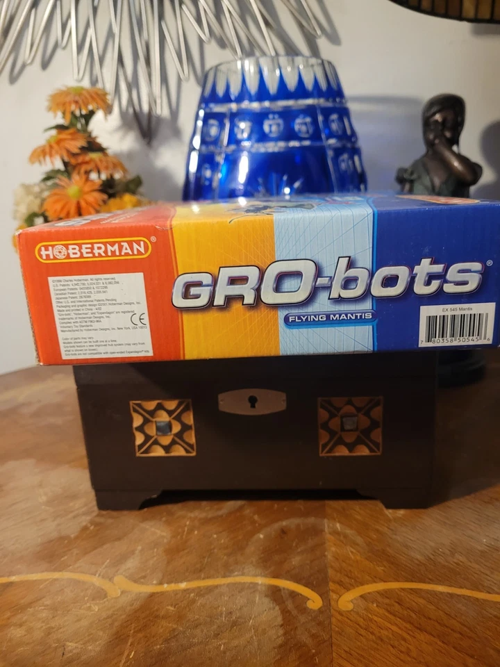 Hoberman Flying Mantis Grobots Build & Control Transforming Robot  - Image 4 of 4