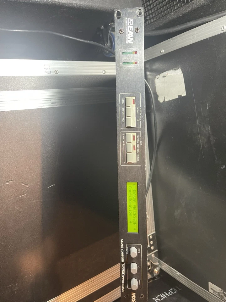 Procesador de mantenimiento de canales EAW MX8600 2x4 Foto 3 de 4