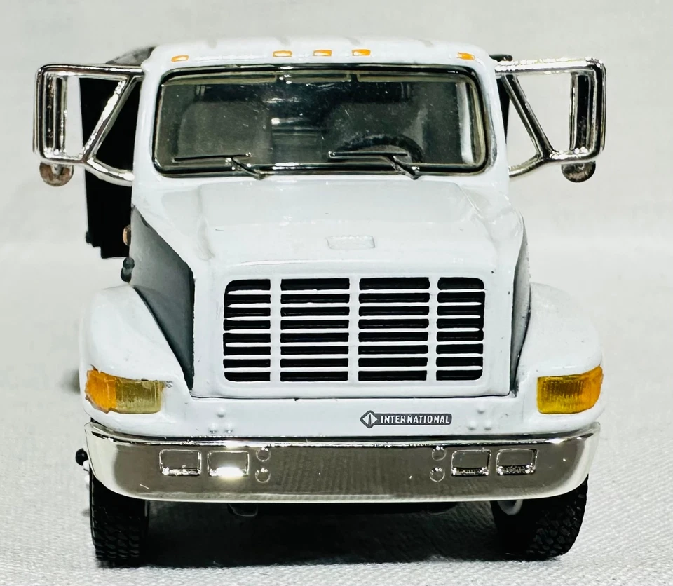 Case IH International 4900 Stake Truck 1998 Farm Show By First Gear 1/54th Scale - Image 3 of 4