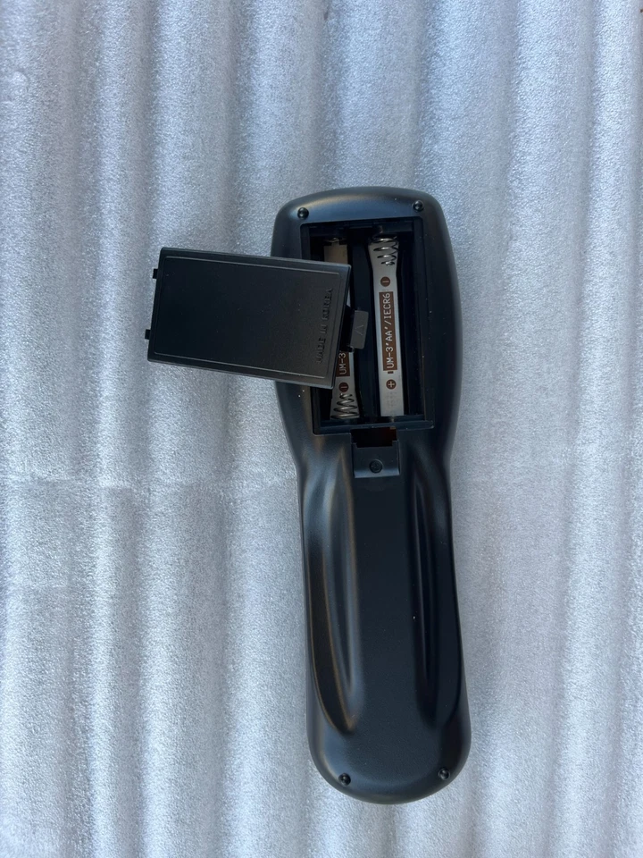 Control remoto Harman Kardon CDR/RW 20 RC para reproductor de CD grabadora Foto 2 de 2