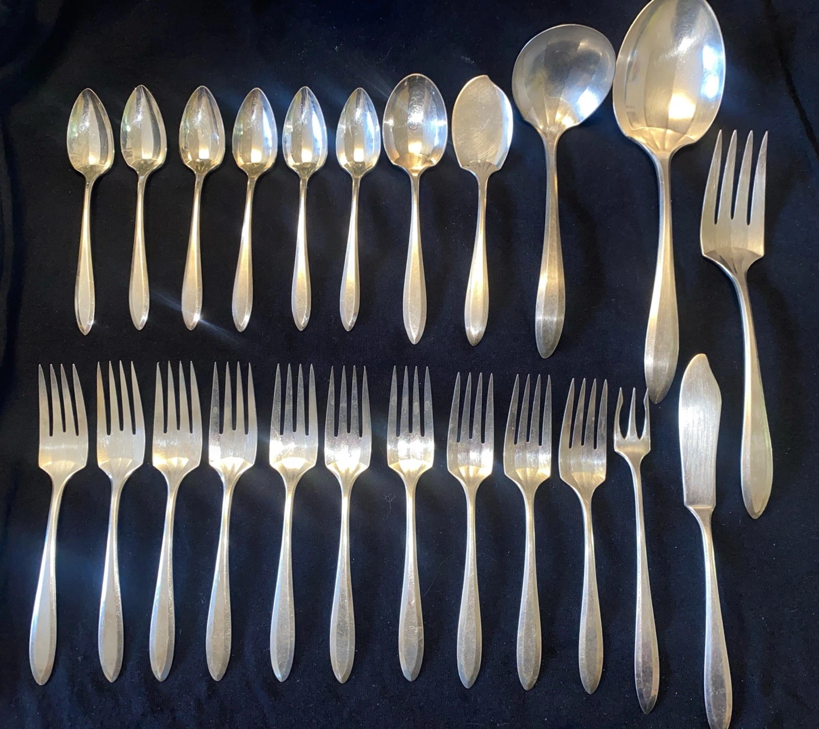 Oneida Community Silver Plate Silverware Flatware 23 Pieces