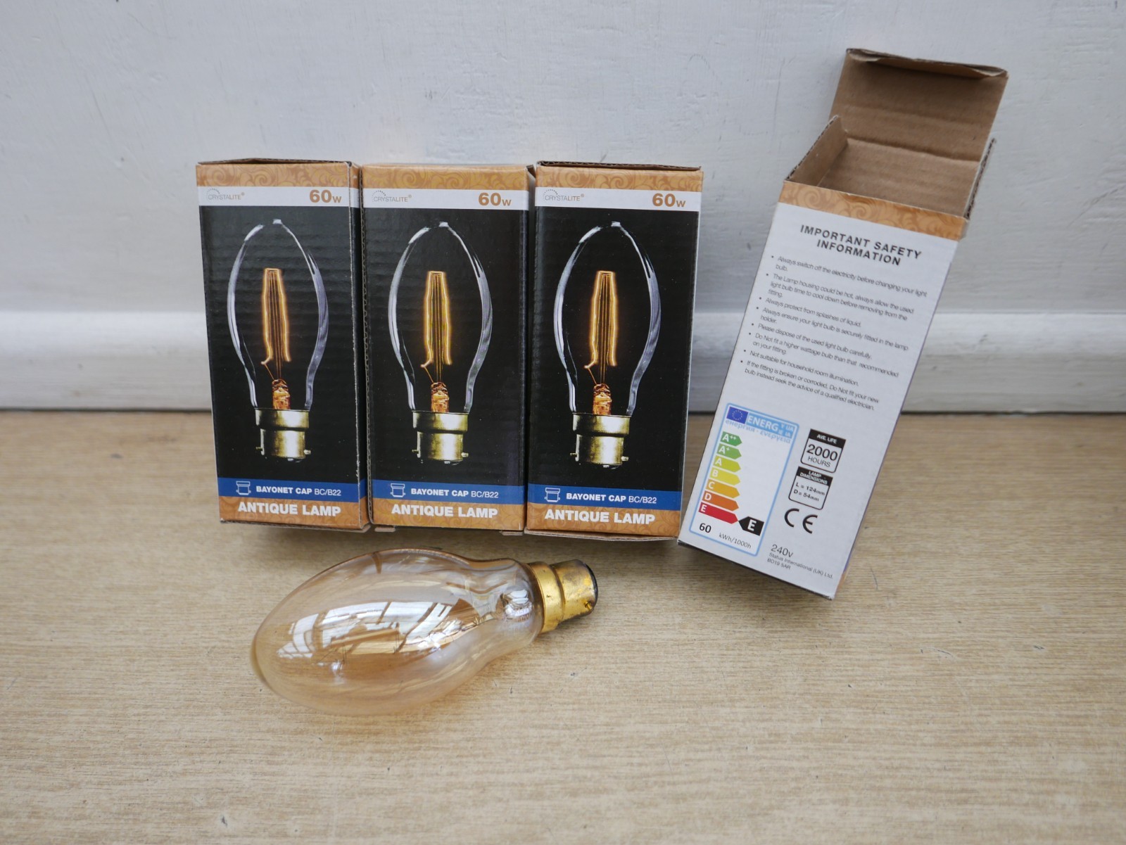 4 x CRYSTALITE 60WATT BC ANTIQUE CLEAR CANDLE BULBS LAMPS