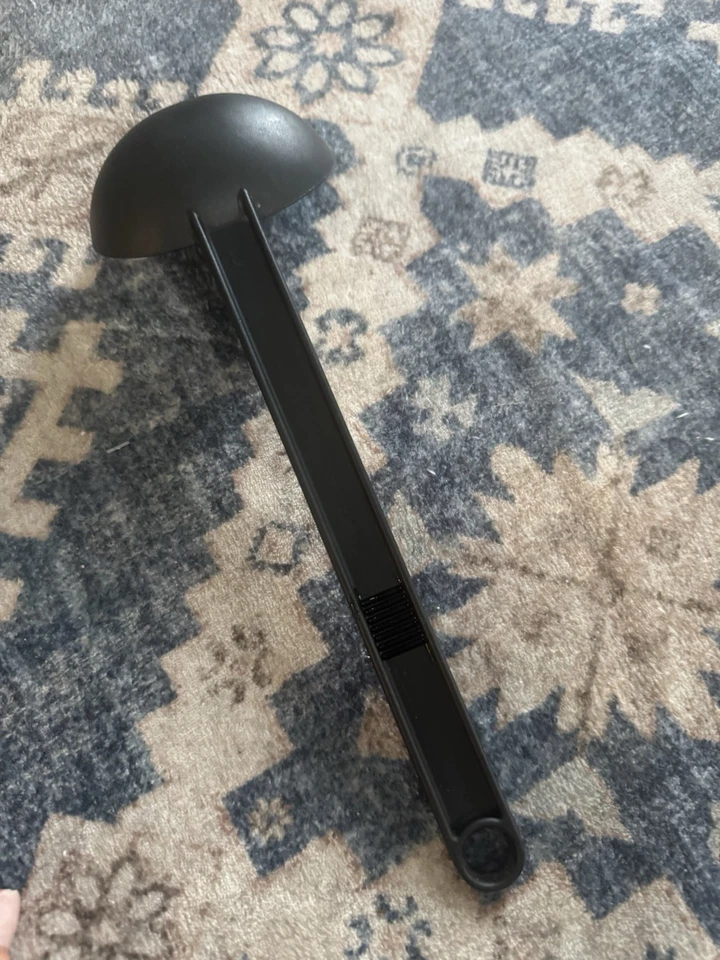 Cucharón de sopa de plástico negro vintage T-Fal utensilio de cocina cuchara resistente al calor Foto 2 de 3