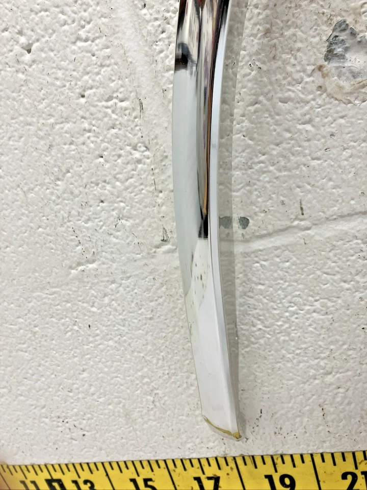 OEM GM LH Wheel Well Trim Front/Rear 988139/988141 Set 1982-87 GMC 1500 (SR65) - Image 4 of 4