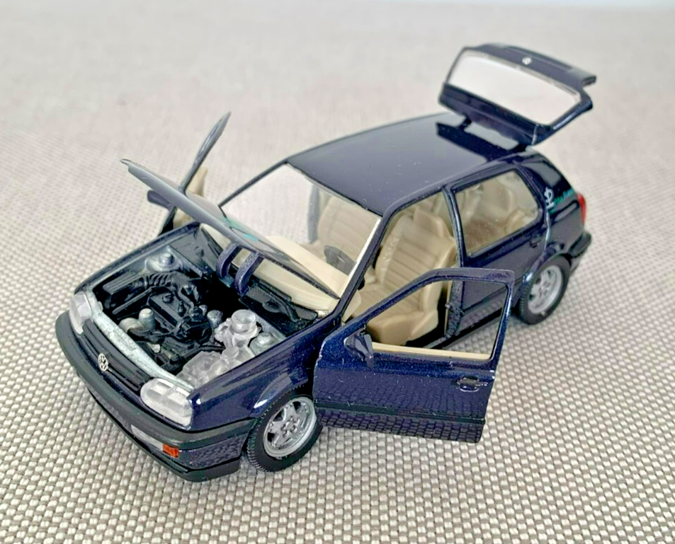 Volkswagen Golf MK3 Pink Floyd- 1/43 scale - VW Schabak model car