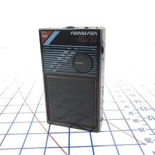 Vintage Retro Soundesign Mini Small Portable AM/FM Radio & Hanging Clip 2020BLK