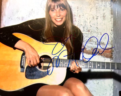 JONI MITCHELL Signed Original 8x10'' Authentic Autograph w/COA