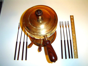 CHAFING DISH BRONZE THAILAND fondue COMPLETE with BURNER 8 forks HOLDS 54 ounces
