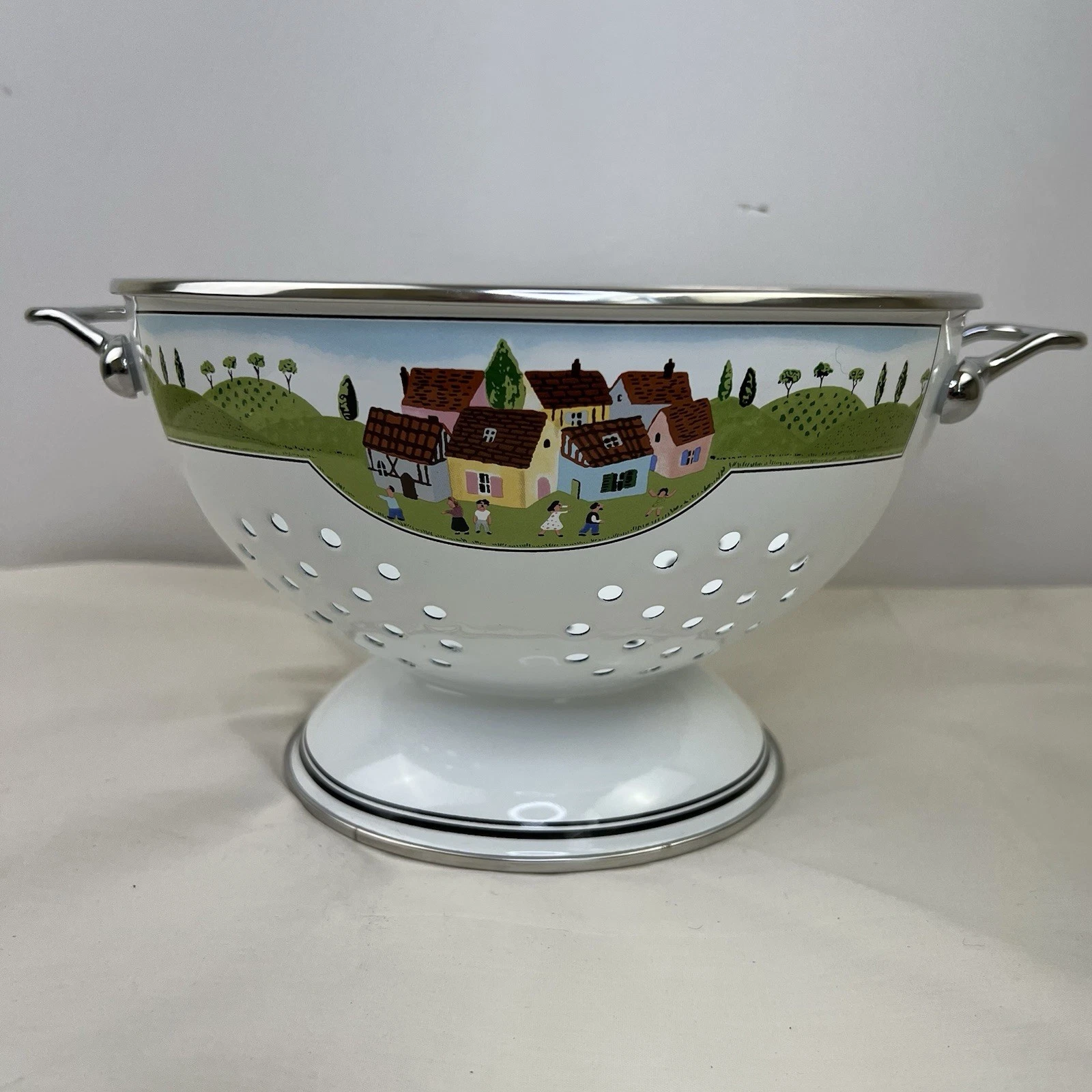 RARE Villeroy & Boch Design Naif Enamel Colander Country Farmhouse Family Scene