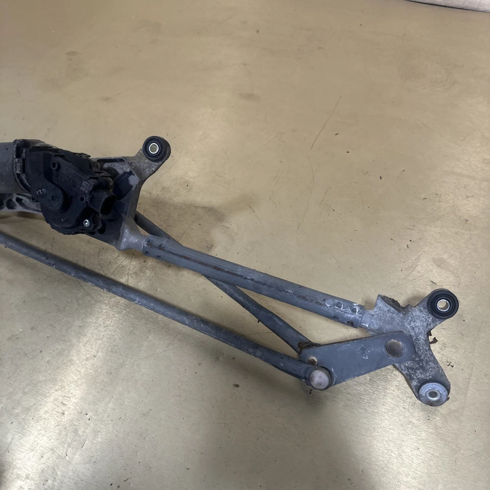 Motor limpiaparabrisas delantero Toyota Camry 2007-2011 OEM Foto 3 de 4