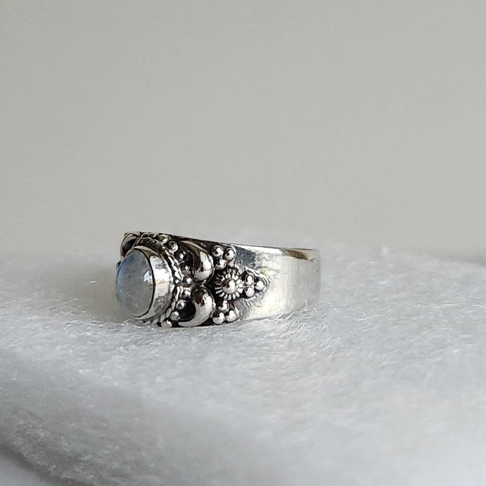 Anel de Prata Esterlina Pedra da Lua | Tamanho 7,75 | 3g | Cabochão Oval | Vintage - Imagem 2 de 4