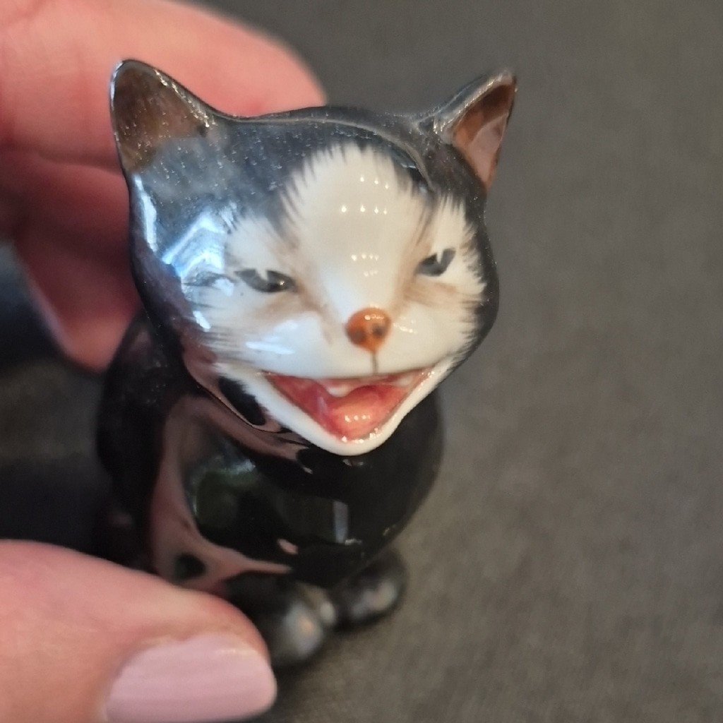 Royal Doulton Vintage Black Cat Figurine 