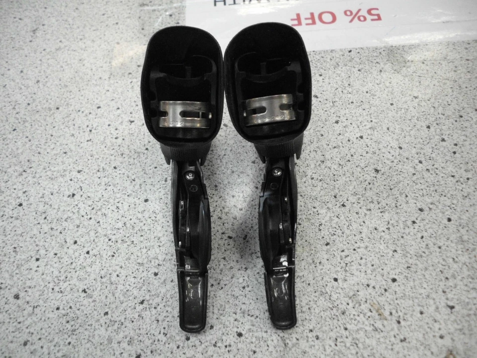 SHIMANO 2X10 ULTEGRA 6770 Di2 SHIFT LEVERS - Image 4 of 4