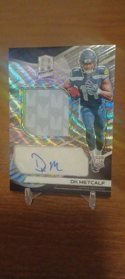 2019 PANINI SPECTRA DK METCALF ROOKIE PATCH AUTO SSP #15/25 🔥  VERY RARE 🔥 - Image 3 of 4