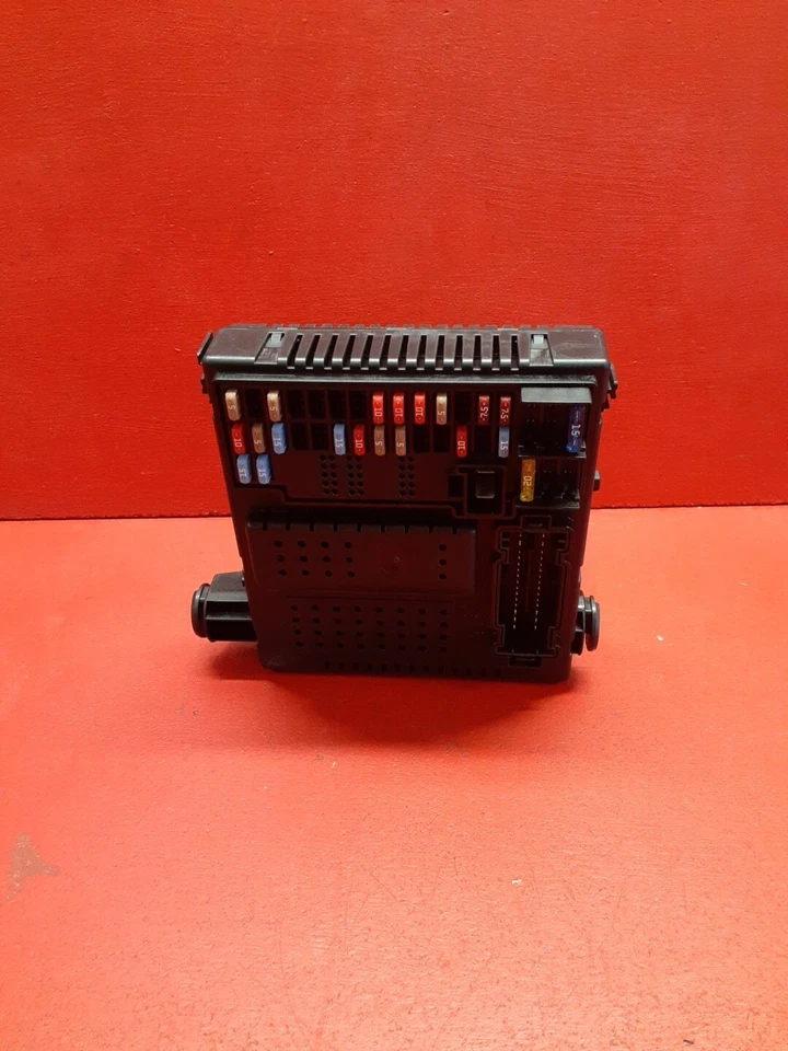 Módulo de control electrónico central CEM 30765148 2005 2006 2007 Volvo XC90 Foto 4 de 4