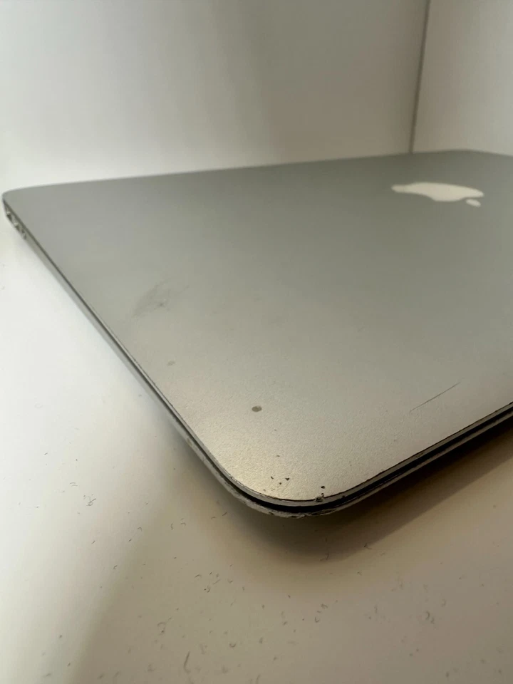 Apple MacBook Air 13" 2013 · i5 · 4GB · 121GB, foto 3 di 5
