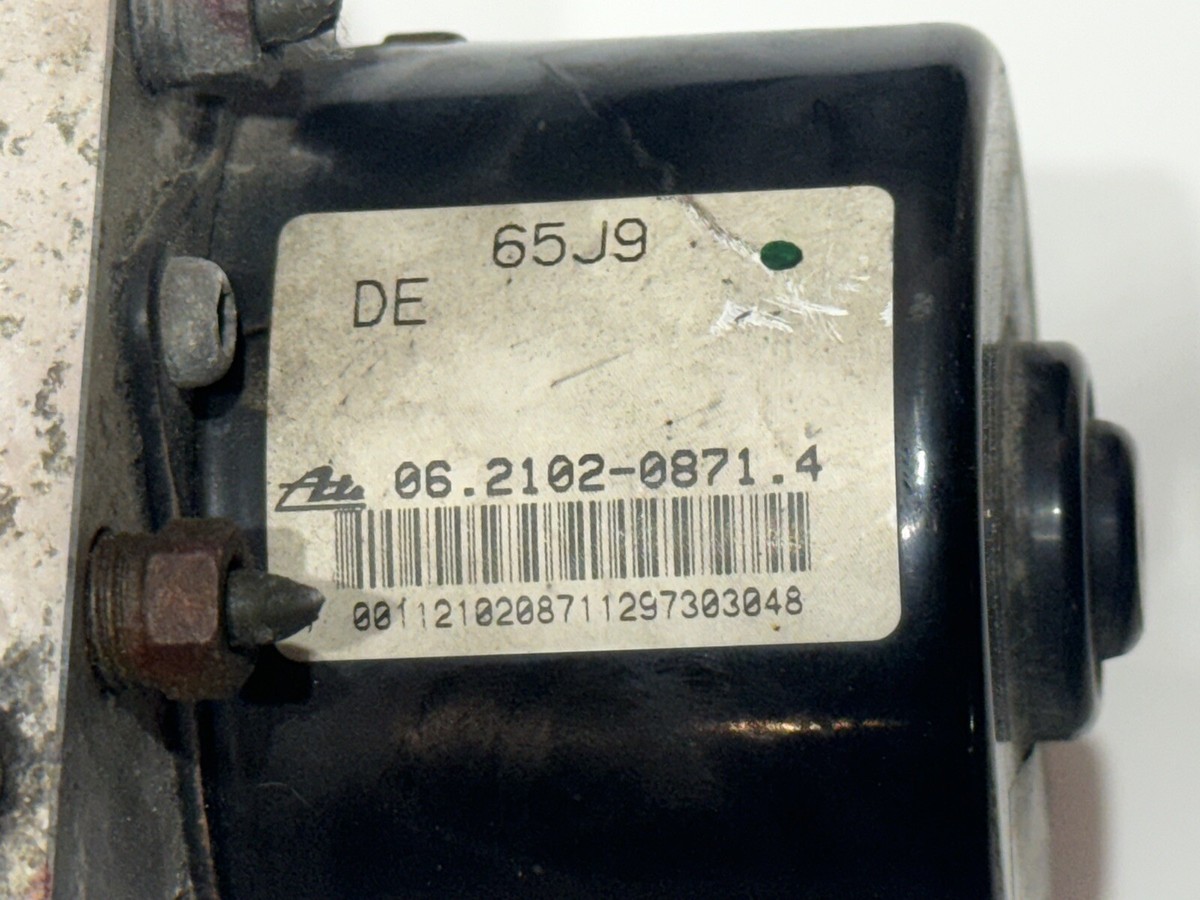 Suzuki Grand Vitara ABS Anti Lock Brake Pump Assembly 06.2102