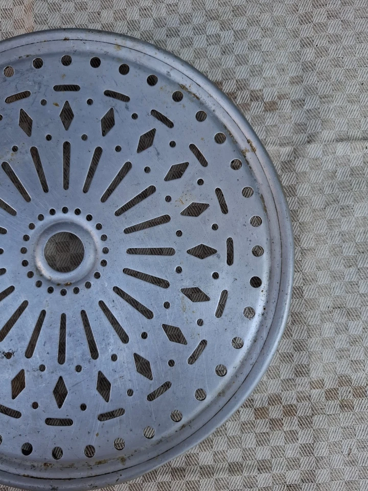 1 Ancien dessous de plat de cuisine en aluminium - Photo 3/4