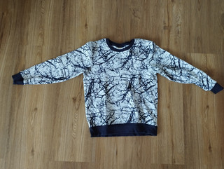 Pullover 134/ 140 weiß schwarz Batik Optik Unisex