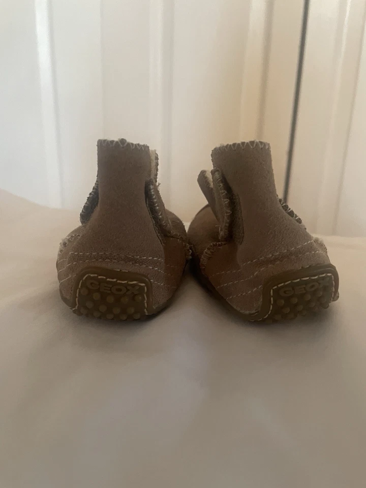 Botas Mukluk de gamuza forradas de piel con suela de nub para bebé GEOX ~ Talla 3 Foto 3 de 4