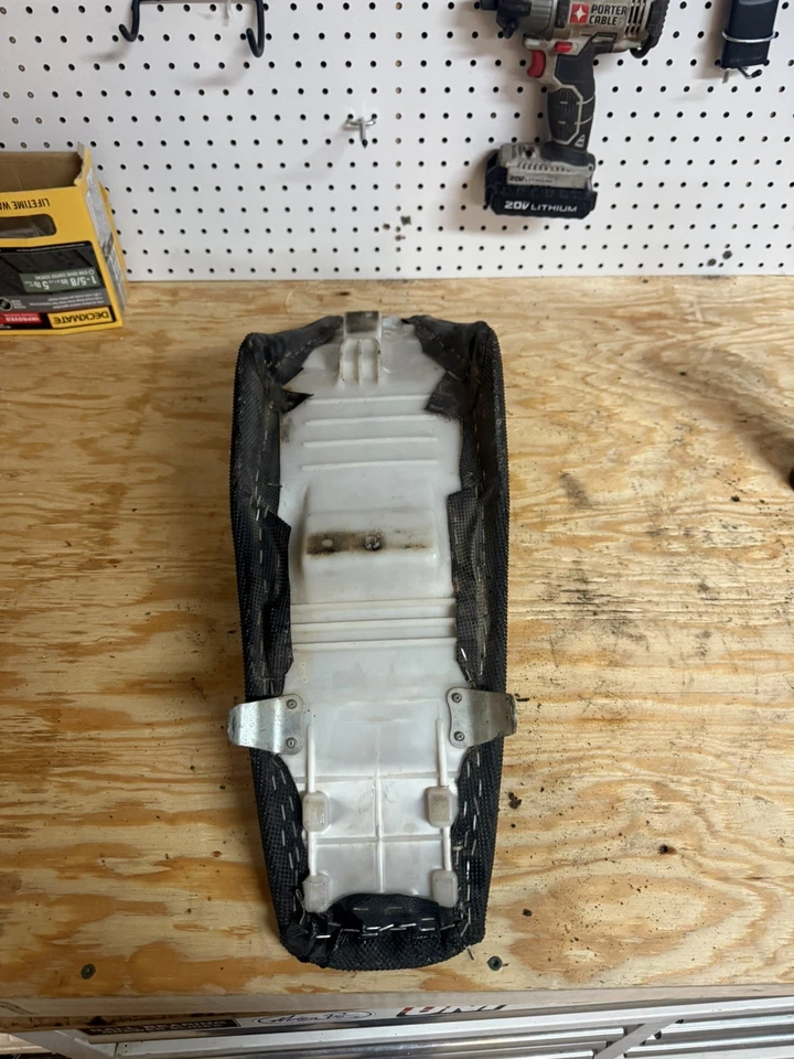 Honda Crf150r 2019 sillín de asiento OEM con cubierta de asiento de repuesto 2007-2025 Foto 4 de 4
