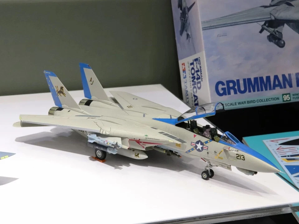Tamiya TA60795 1/72 Grumman F-14D Tomcat Fighter Aircraft Assembly Model Kit - Image 4 of 4