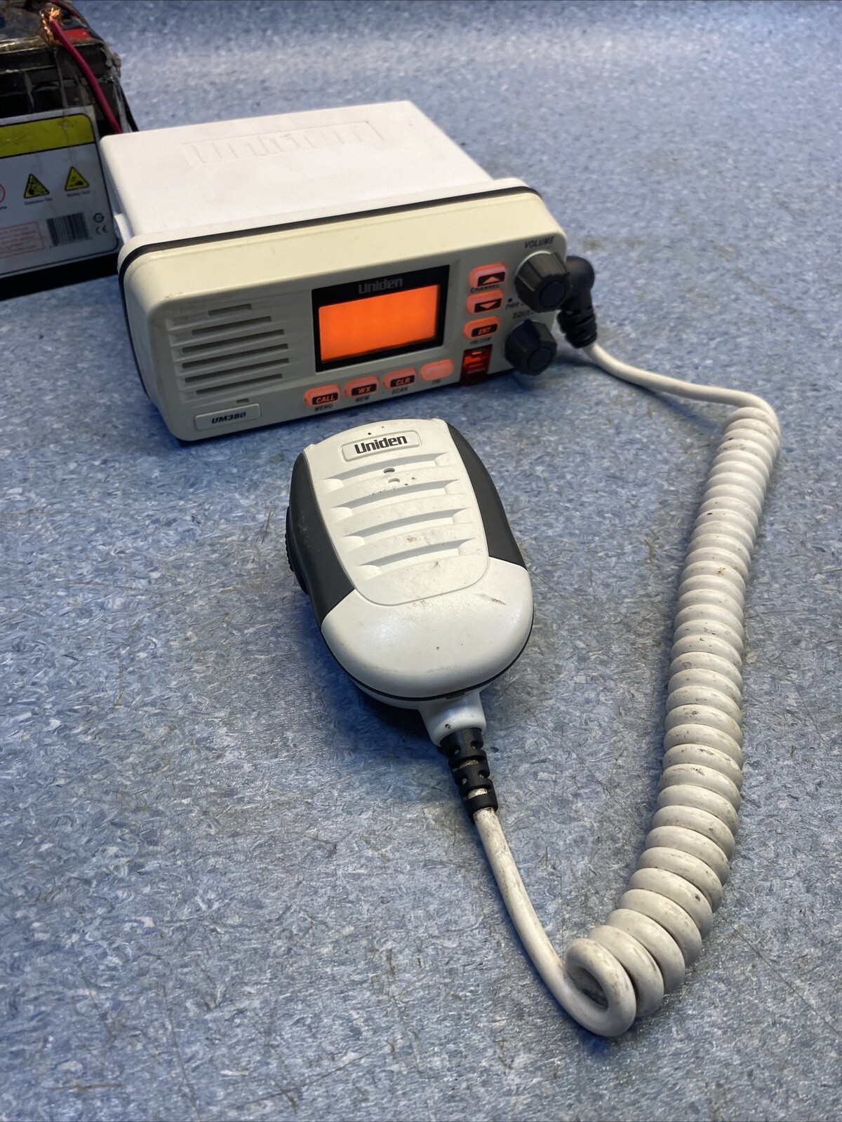 Uniden Model No. UM380 NO Mount VHF Marine Transceiver White