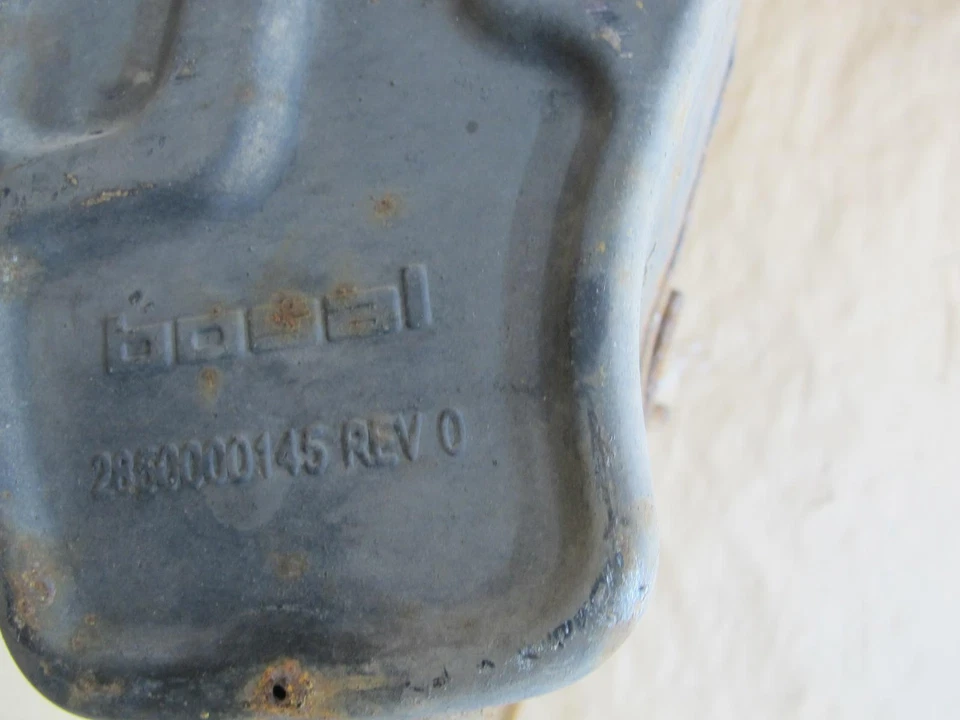 🥇11-12 SILENCIADOR ESCAPE TRASERO DERECHO FISKER KARMA OEM Foto 3 de 4