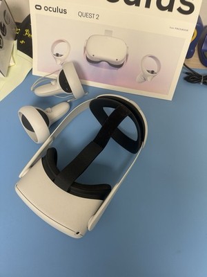 Meta Question 2 256 GB Headset with Controller And Comfort Strap