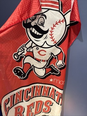 36 X 60  Cincinnati Reds Vintage Macys Flag Mr Red Legs
