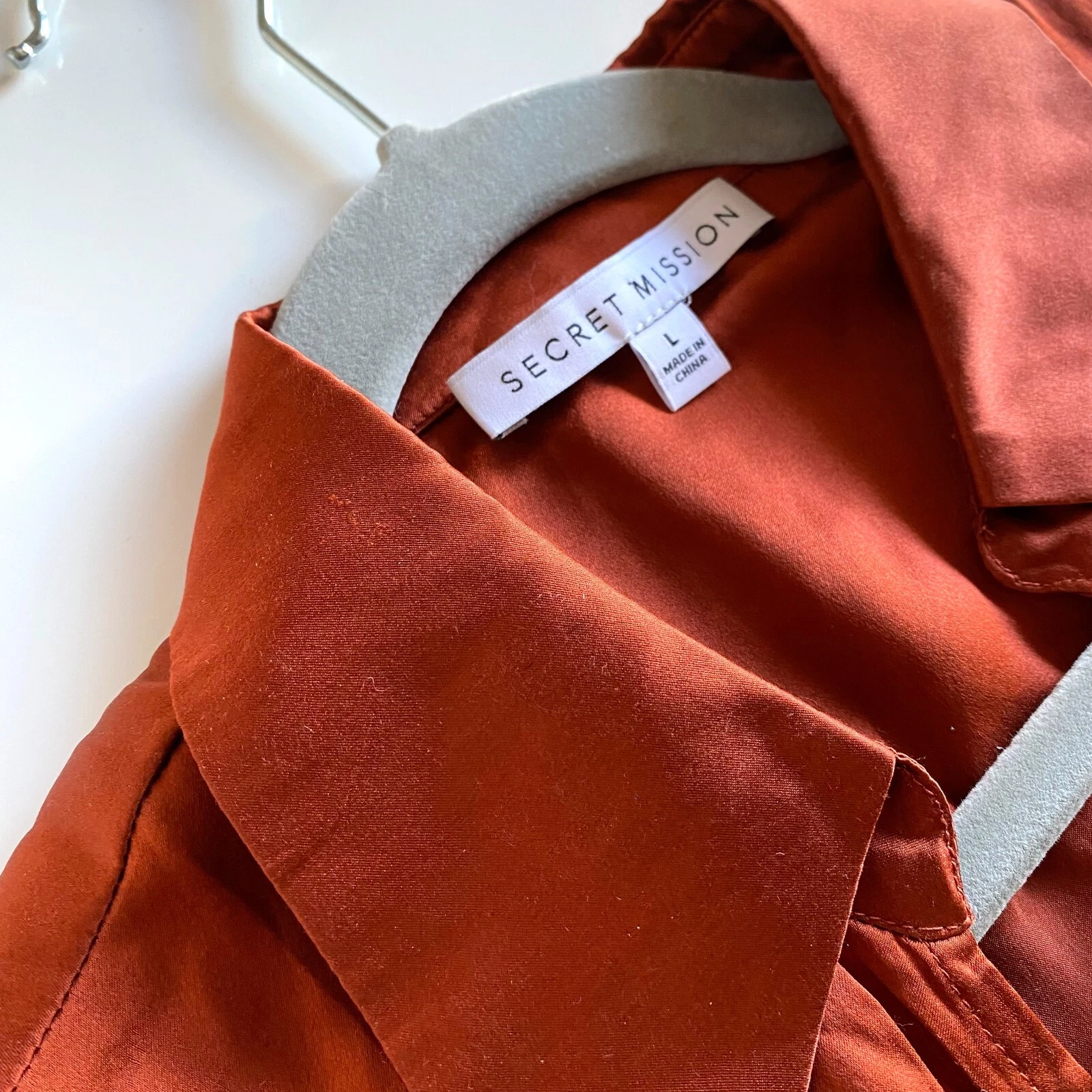 UNDERCOVER Abito maxi Esther Secret Mission in raso di seta avvolgente taglia L arancione bruciato