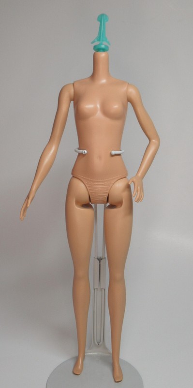 Mattel Barbie Fashionista Replacement Doll Body Original Sized Flat Feet Mold Ta