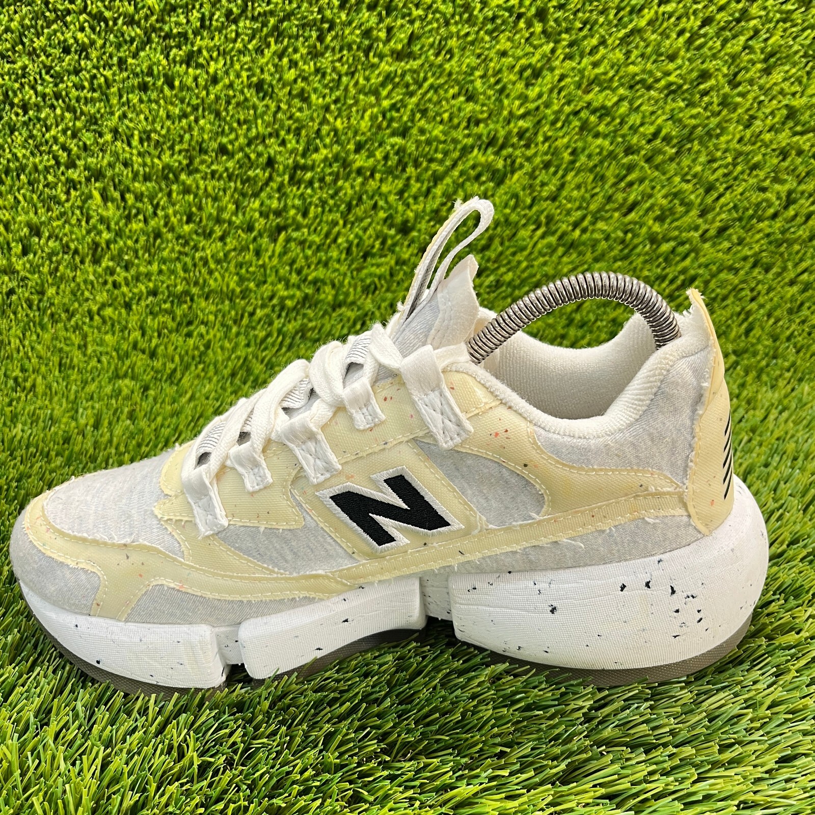 SAOLA Scarpe da ginnastica New Balance Vision Racer uomo taglia 8 grigio beige bianco sneakers