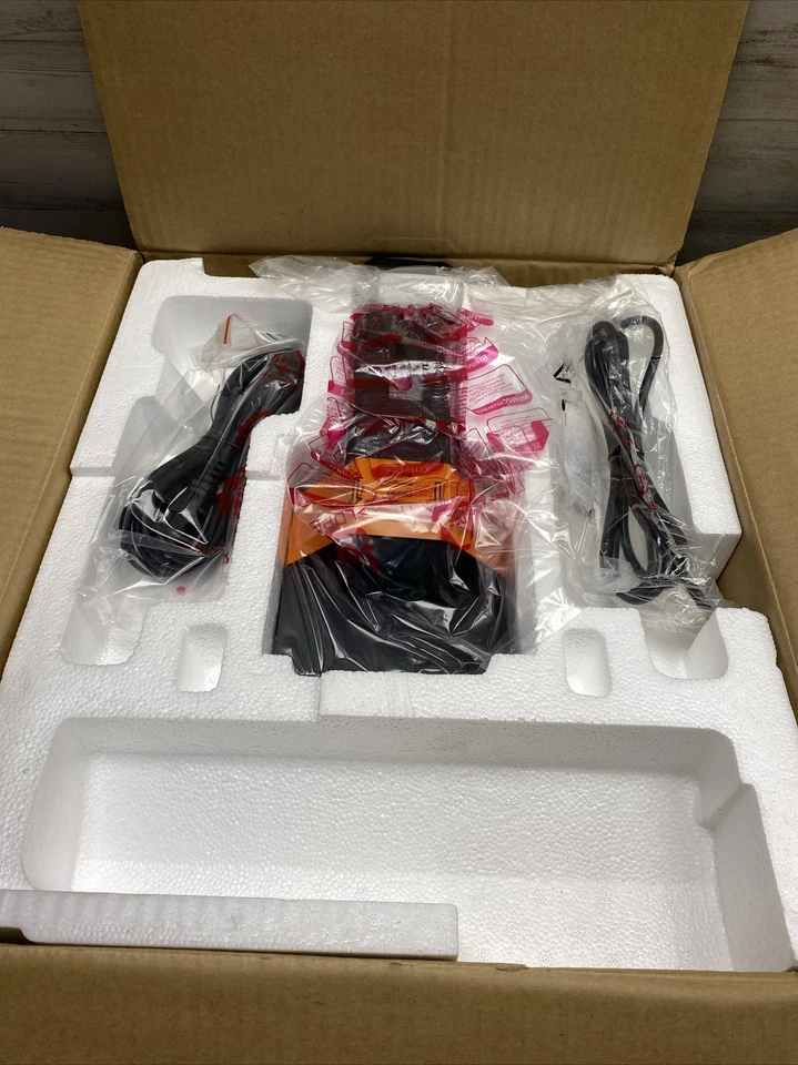 NEW GENUINE DELL E170S Model# 0U072N 17" LCD Monitor & Stand - Image 4 of 4