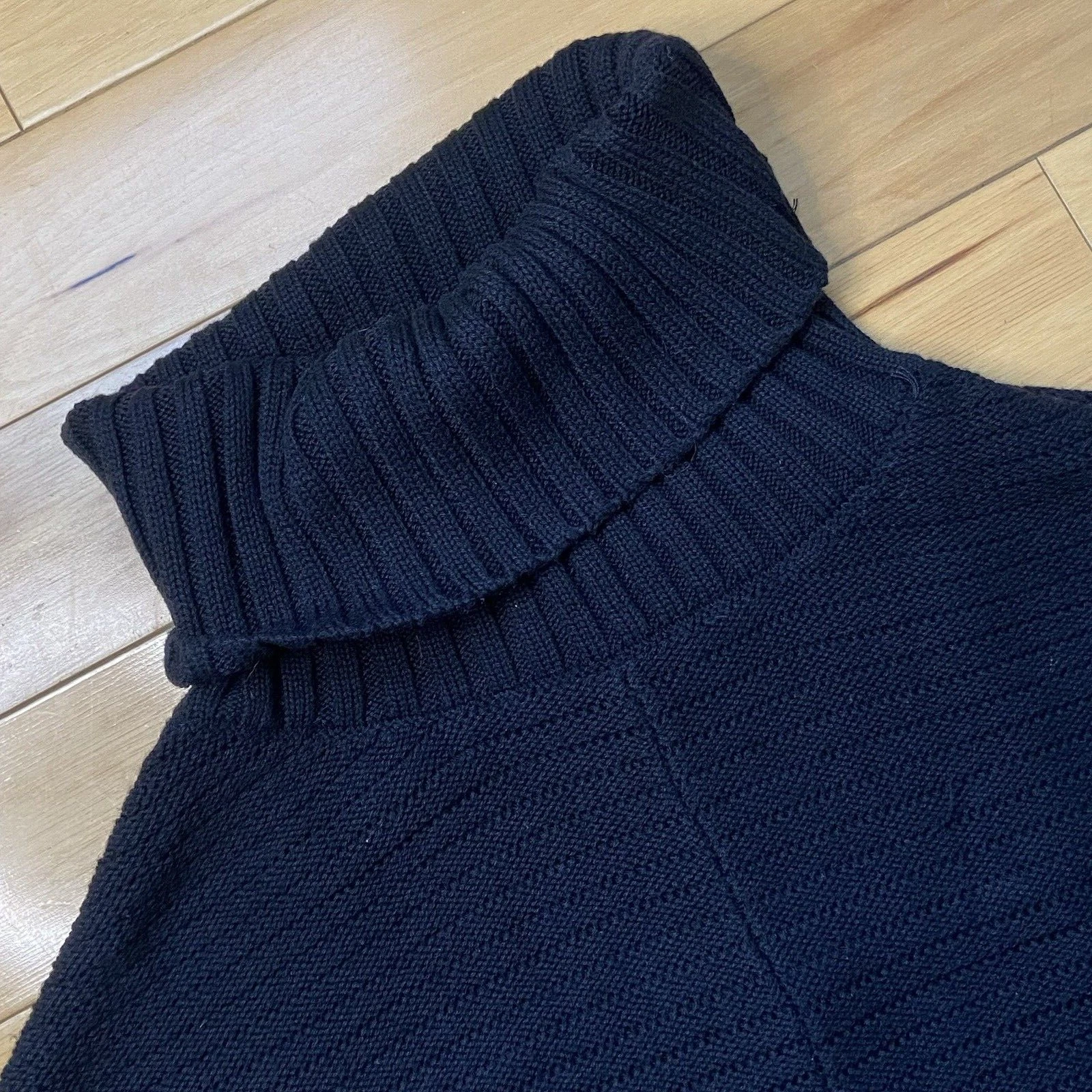 Neiman Marcus Black Turtleneck Poncho Cable Knit Sweater Womens Sz L/XL Fringed