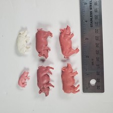 Vintage Farm Animal Pig Figurines Lot   Mixed Colors  Sizes   Toy Farm Set